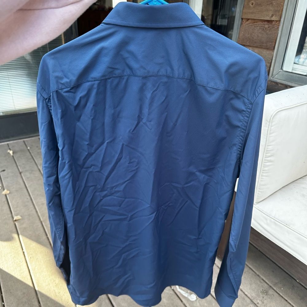 Untuckit Performance Button Up. Large/Tall. Blue - image 3